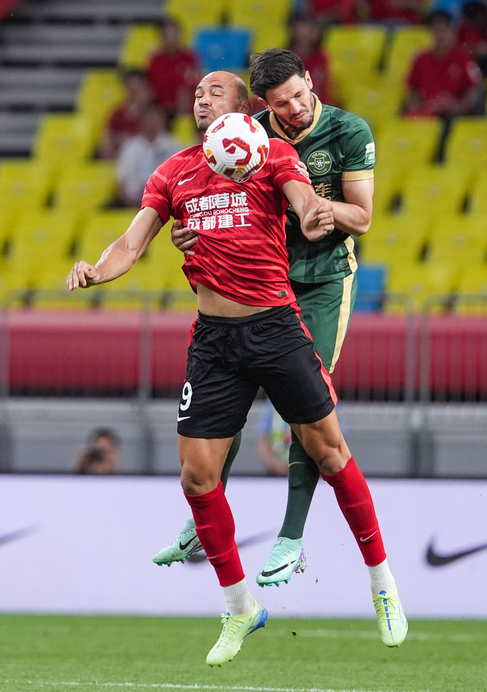 拉菲尼亚归来，巴萨重振雄风