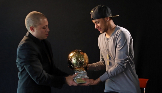 对手简直被打自闭