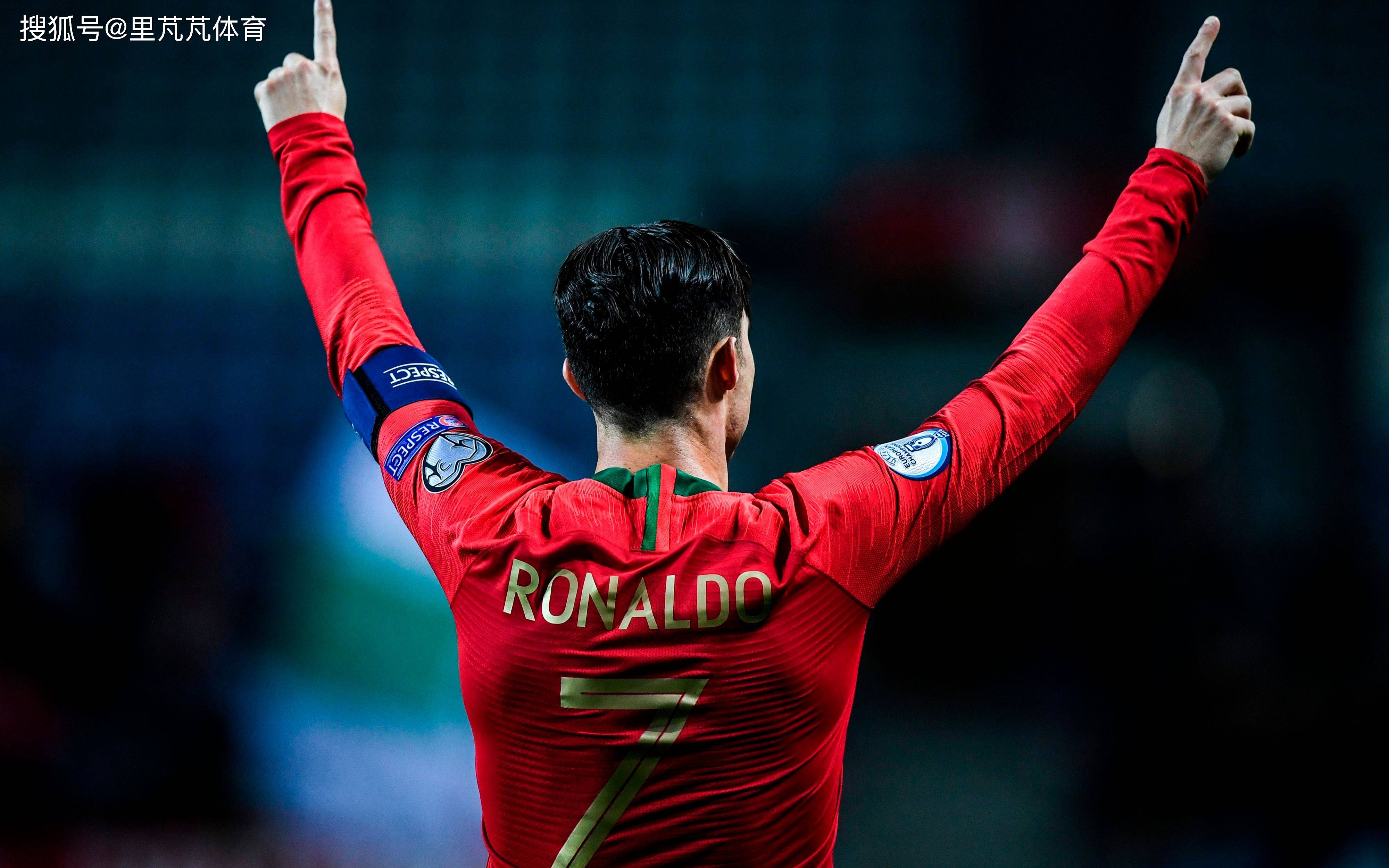 FIFA年度最佳男足阵容：巴黎6人入选，亚马尔在列，姆巴佩无缘（FIFA年度最佳男足阵容出炉：巴黎6将上榜，亚马尔入围，姆巴佩落选）