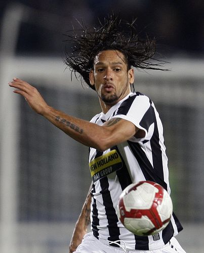 切尔西因9号魔咒屡遭挫折，德拉普伤停恐难打破魔咒，马雷斯卡需调整策略应对挑战。