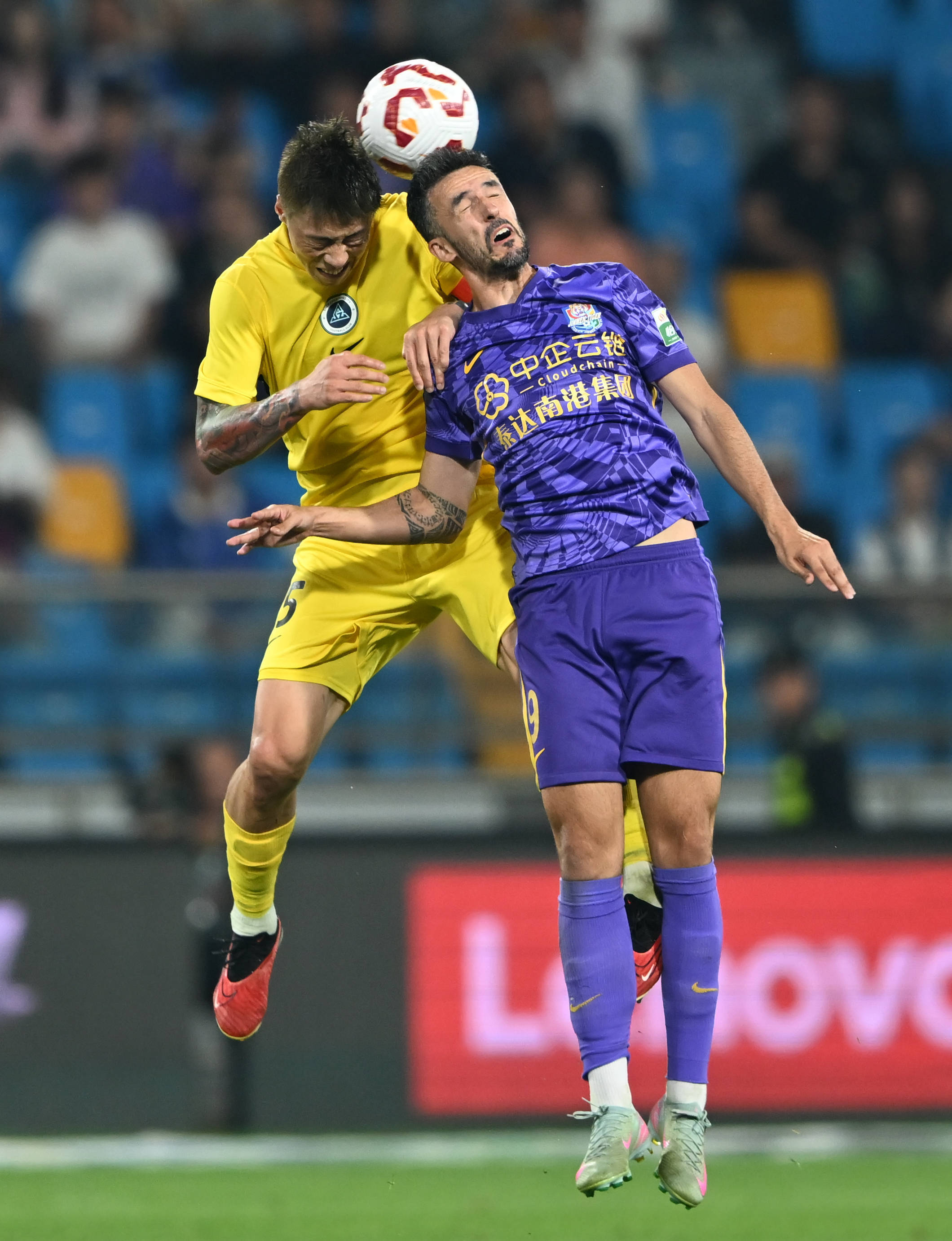 曼联客战水晶宫首发：芒特先发B费领衔，库尼亚伤缺（曼联客场战水晶宫首发出炉：芒特入选首发，B费压阵，库尼亚因伤缺席）