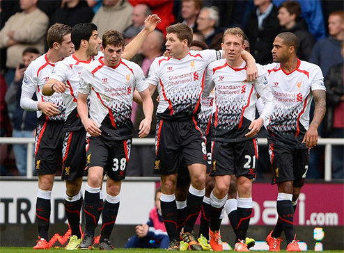 挑起进攻大旗！鲍威尔半场10中5得到16分2篮板1助攻