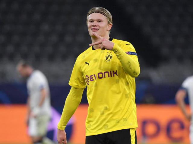 某国脚飞行十小时赶回备战