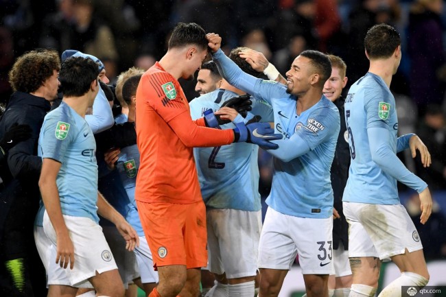 热刺街头绘制孙兴慜壁画迎接欧冠回归（热刺以孙兴慜街头壁画迎接欧冠重返）